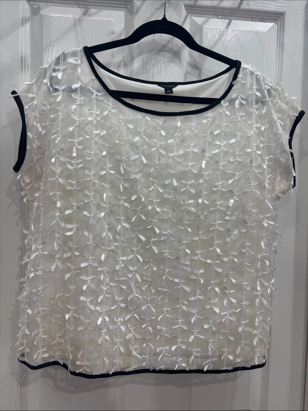 Ann Taylor White Short Sleeve Bow Appliqué Blouse with Black Trim